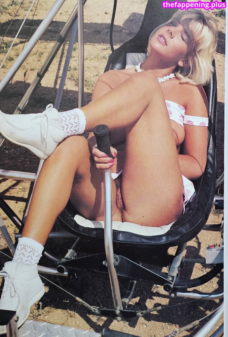 1980'S & Early 90'S Page 3 Girls / GlamourTeaJames / https: / mariawhittaker Çıplak OnlyFans Fotoğrafı #507