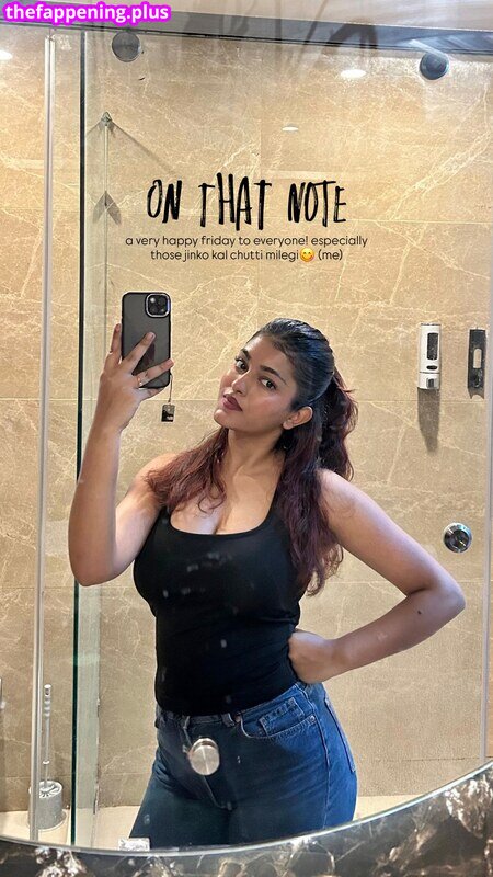 Aashiyayaya / thefuzzyaya Foto OnlyFans Desnuda #3