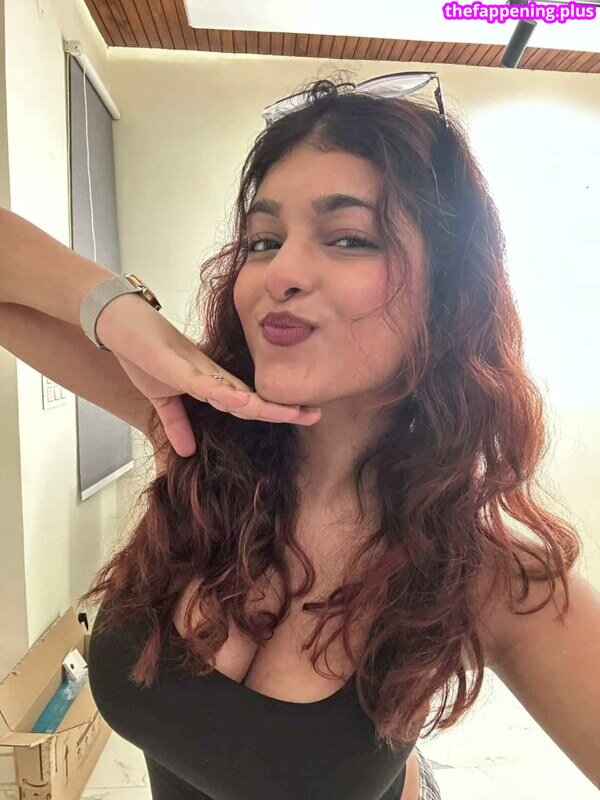 Aashiyayaya / thefuzzyaya Foto OnlyFans Nuda #4