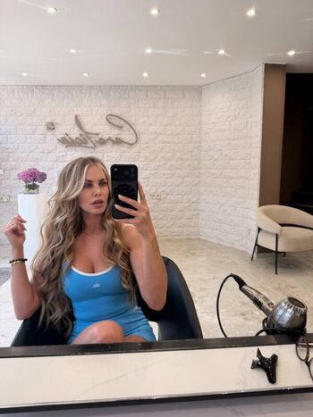 Adixia