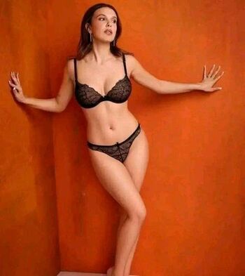 AI Generated Celebrity Nudes