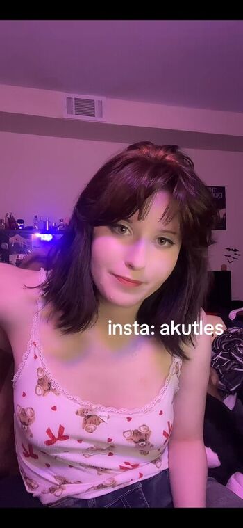Akutles
