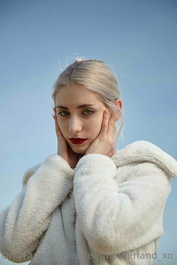 aliceinwonderland_xo