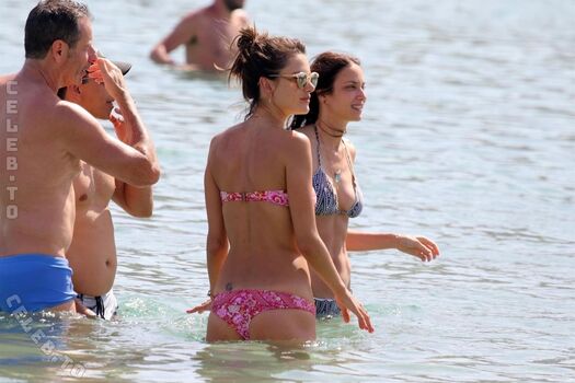 Ana Beatriz Barros