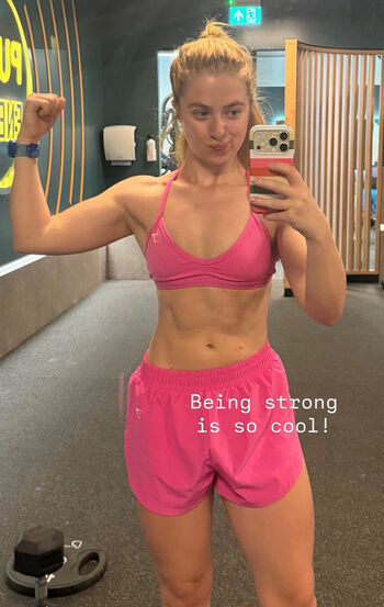 Anais Gallagher
