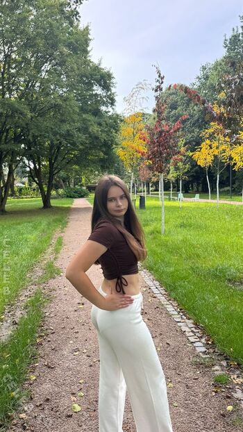 Angelina_Dehlow