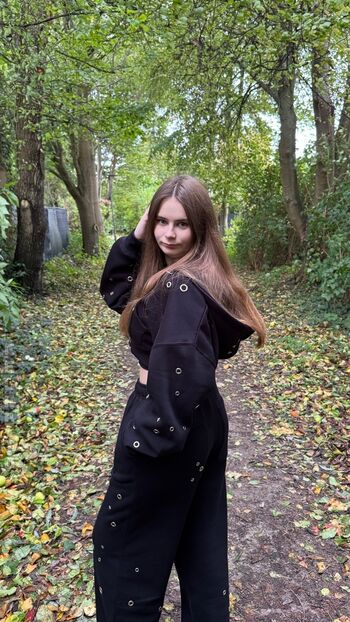 Angelina_Dehlow