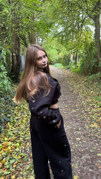 Angelina_Dehlow