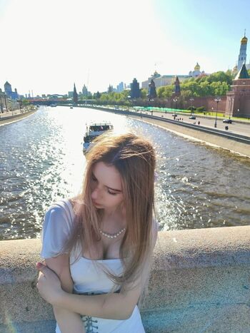 anita_raev