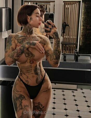 anny_huge_tits1