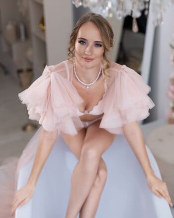 arinazhotikova