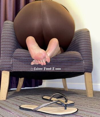 AsianFootDom
