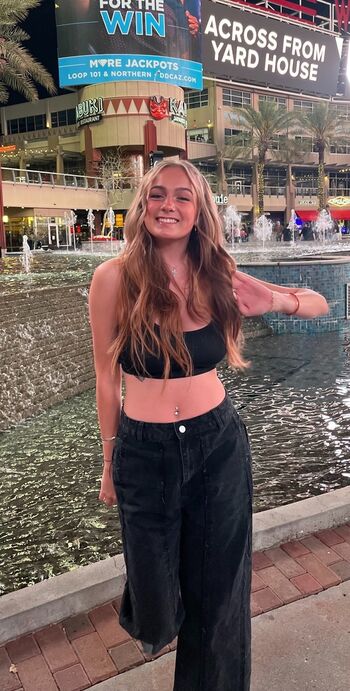Ava De Campo