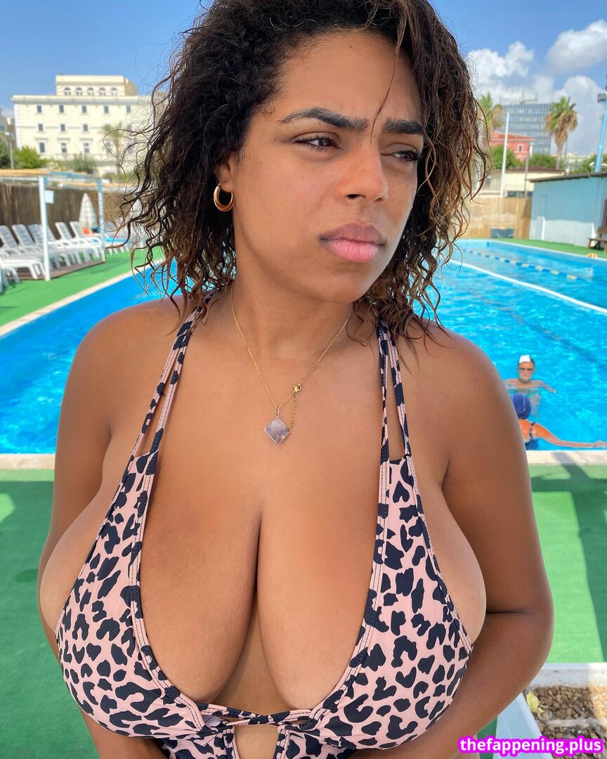 BBC Dildo Solos / Riding / Stroking / Sucking / etc. / https: / lyssaoficiall / talitasilvx Nacktes OnlyFans Foto #358