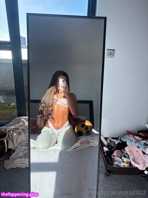 bbycorachis / cora_2oo2 / https: Naken OnlyFans Foto #20