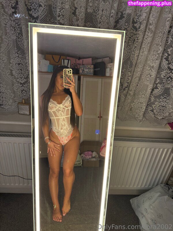 bbycorachis / cora_2oo2 / https: Foto OnlyFans Nuda #27