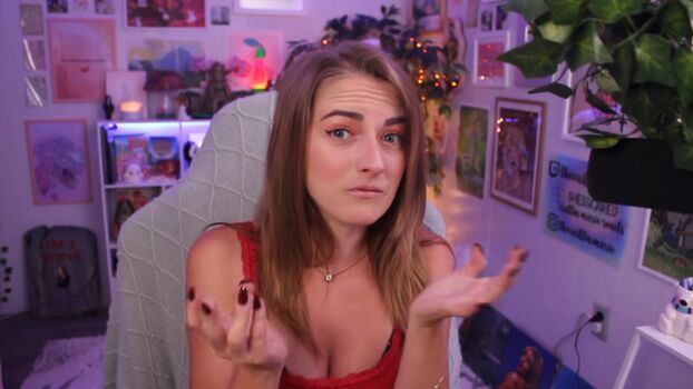 Caitlin Marie Reacts
