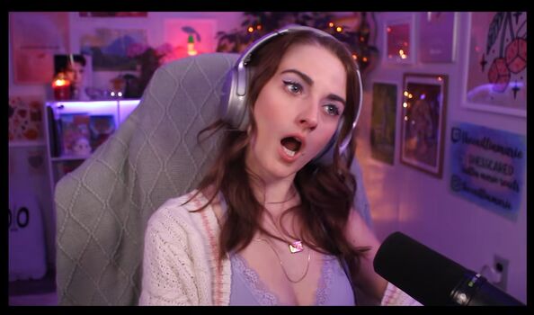 Caitlin Marie Reacts