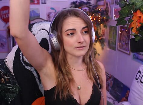 Caitlin Marie Reacts