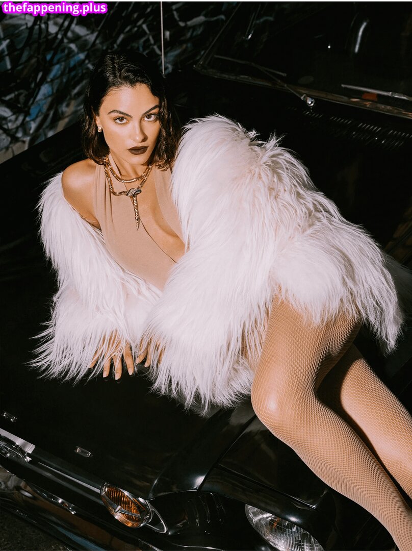 Camila Mendes