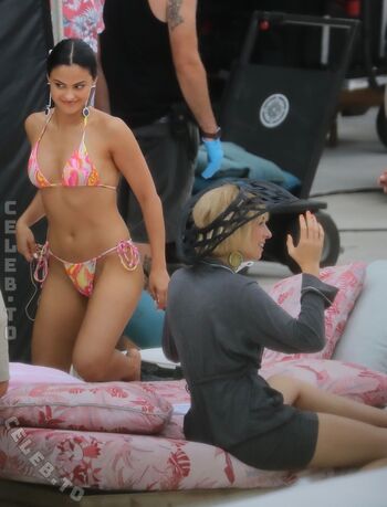 Camila Mendes