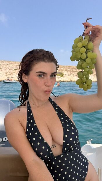 Carla Vyxx