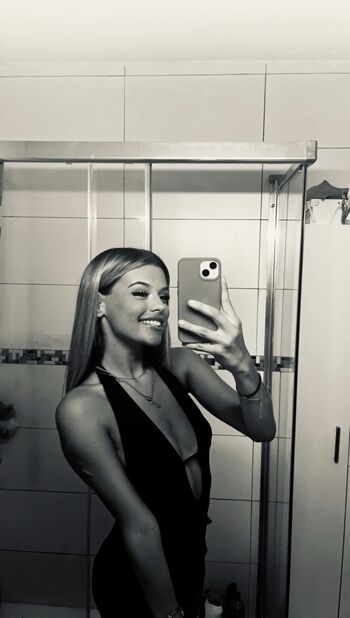 Carlitaa_111