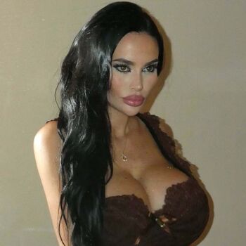 Carmela Longo