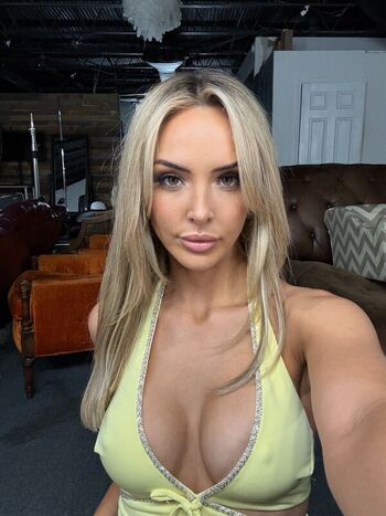 Cassie Lee