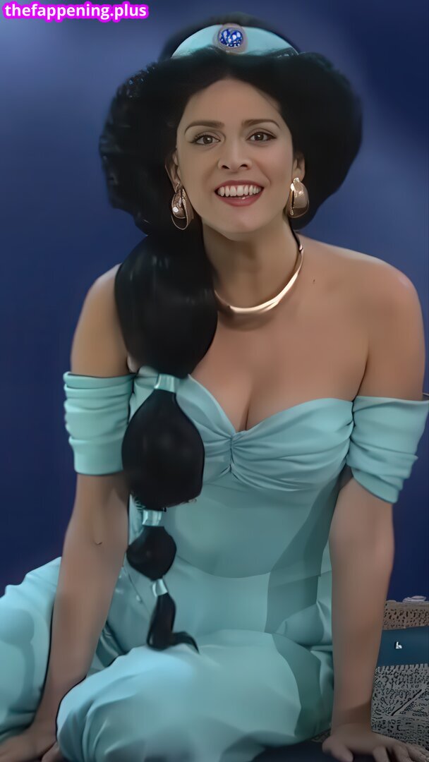 Cecily Strong