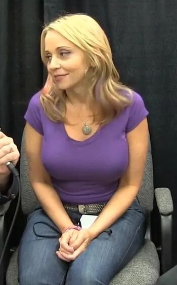 Celebrity Guilty Pleasures & Underrated Women