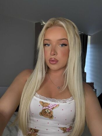 Chlo May