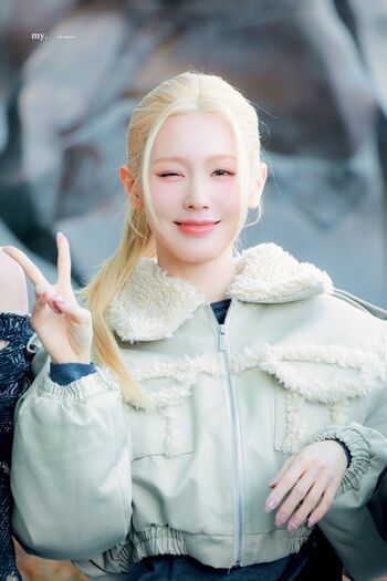 Cho Mi-yeon (Miyeon) - i-dle [(G)I-dle]