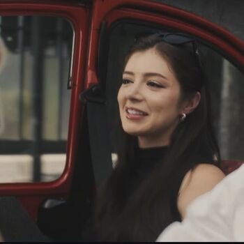 Chrissy Costanza