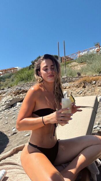 Clara Fernandez