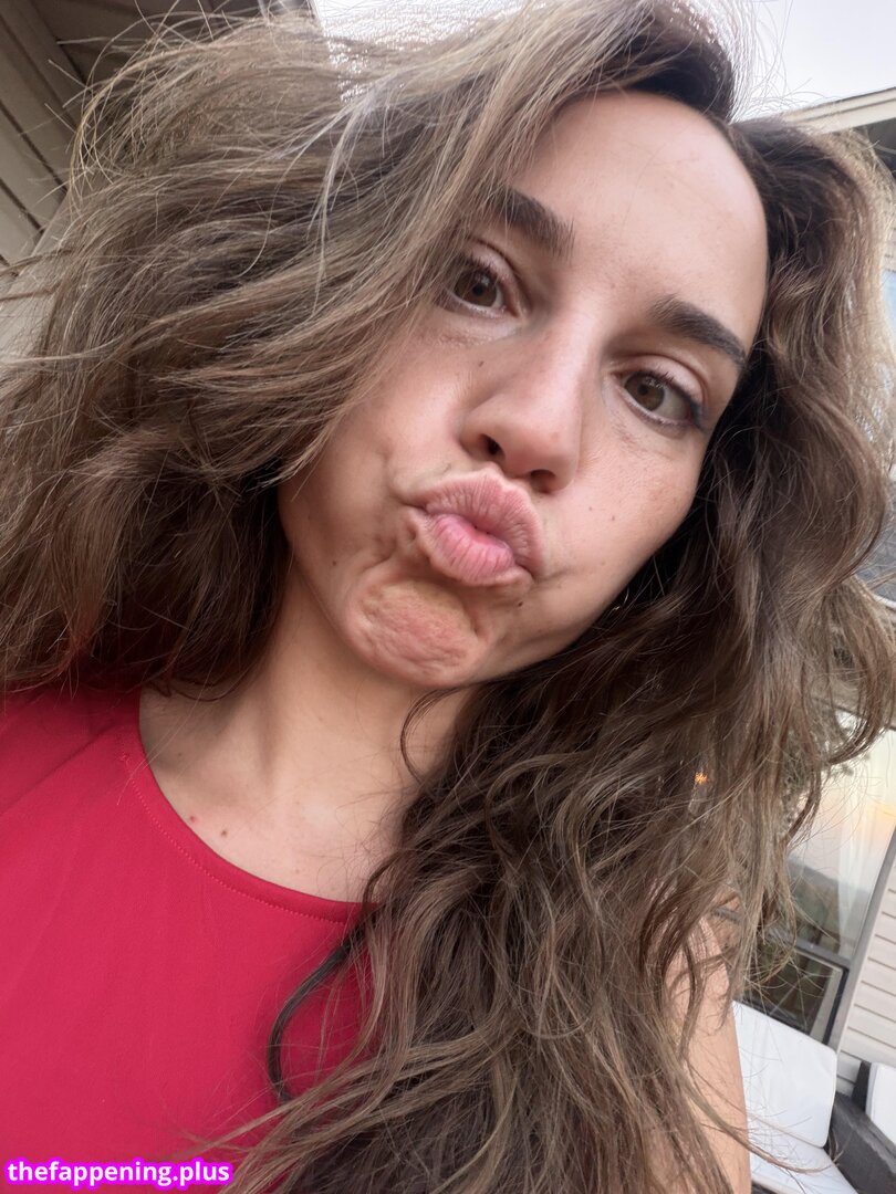 Danielle_raven