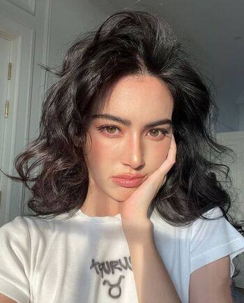 Davika Hoorne