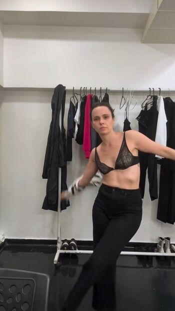 Debora Falabella