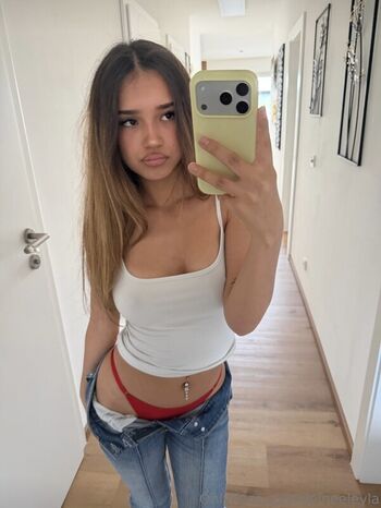 deineeleyla