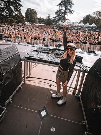 DJ Jeny Preston