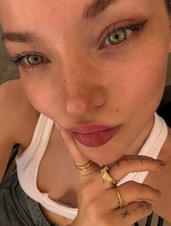 Dove Cameron