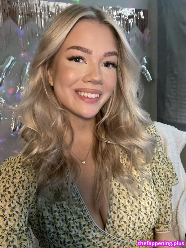 eeviex / ellaeeviex / https: / xeeeviex Foto OnlyFans Desnuda #2