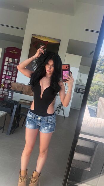Elliana Walmsley