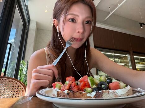 Elyn Leong