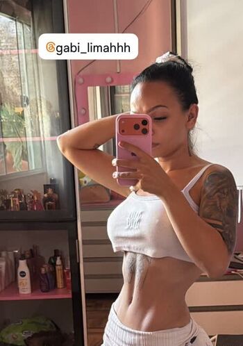 Emilly Roldao 