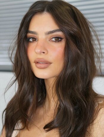 Emily Ratajkowski