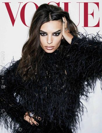 Emily Ratajkowski