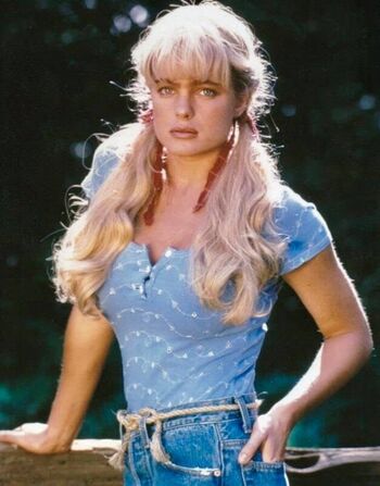 Erika Eleniak