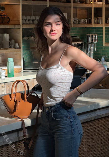 Eve Dumon