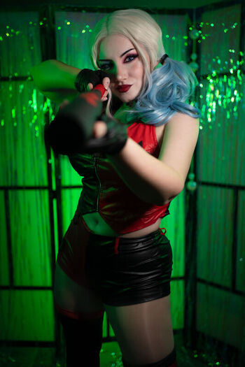 Ezy Summers Cosplay